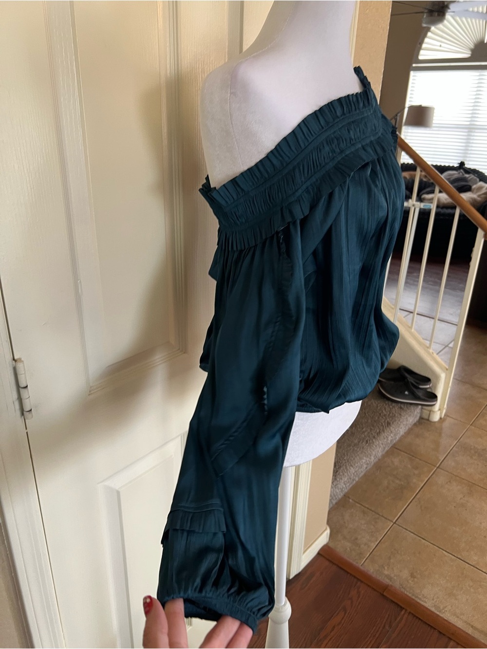 Evereve Amari Off Shoulder Blouse Teal Ruffle Long Sleeve Top Medium - Picture 6 of 10